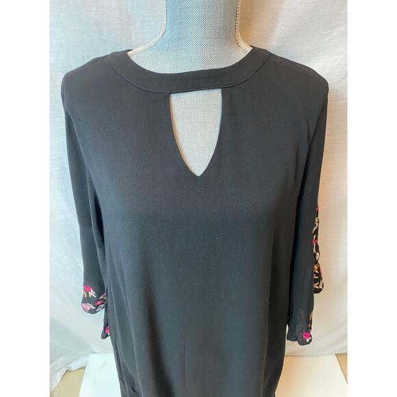 JODIFL Black A-Line Bell Sleeve Dress - Picture 13 of 16